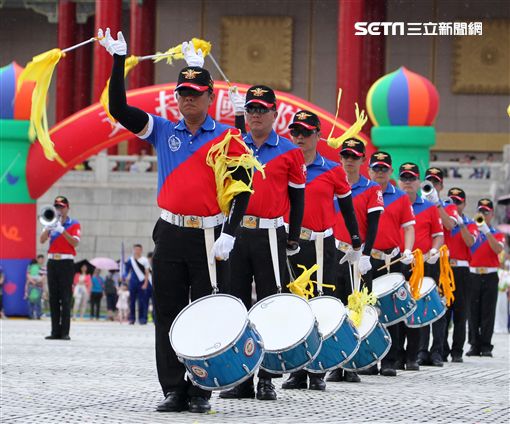 中正預校鼓號樂隊校友團，老驥伏櫪、重返榮耀。（記者邱榮吉/攝影）
