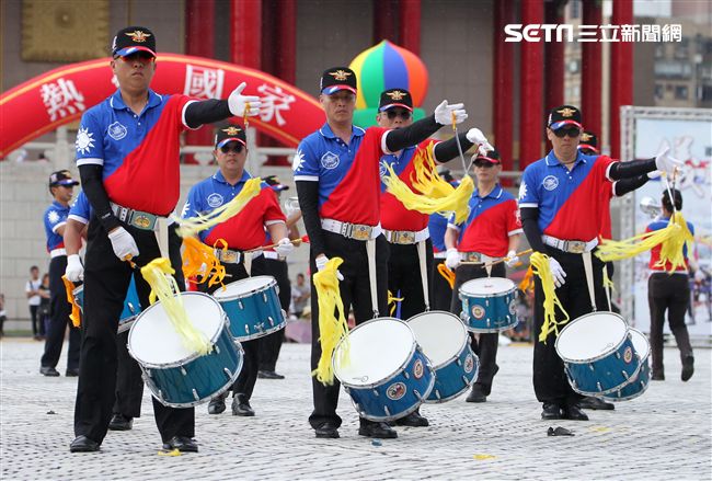 中正預校鼓號樂隊校友團，老驥伏櫪、重返榮耀。（記者邱榮吉/攝影）
