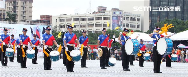 中正預校鼓號樂隊校友團，老驥伏櫪、重返榮耀。（記者邱榮吉/攝影）