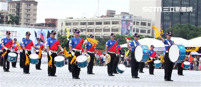 中正預校鼓號樂隊校友團，老驥伏櫪、重返榮耀。（記者邱榮吉/攝影）