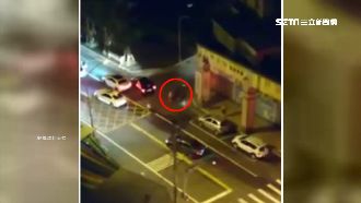 疑糾紛遭開槍砸店　逃離前不忘撿彈殼