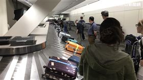 當心無法登機！不可不知的出入境卡關陷阱、行李轉盤