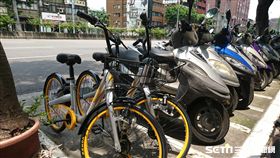 oBike亂象,腳踏車,機車格,違規停車 圖／記者林敬旻攝