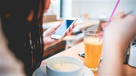 【大數聚】全通路趨勢下，剖析O2O起死回生的兩大優勢！
（Images Source:Pexels）