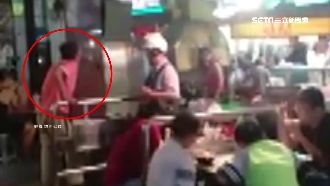 向姐要錢不成　醉男照三餐大鬧攤販