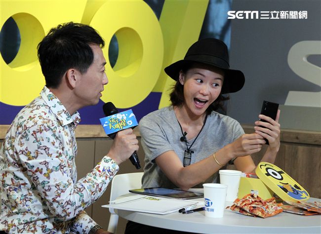 「安安大明星」鍾瑤來啦。（記者邱榮吉/攝影）