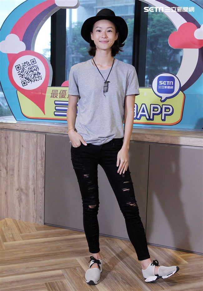 「安安大明星」鍾瑤來啦。（記者邱榮吉/攝影）