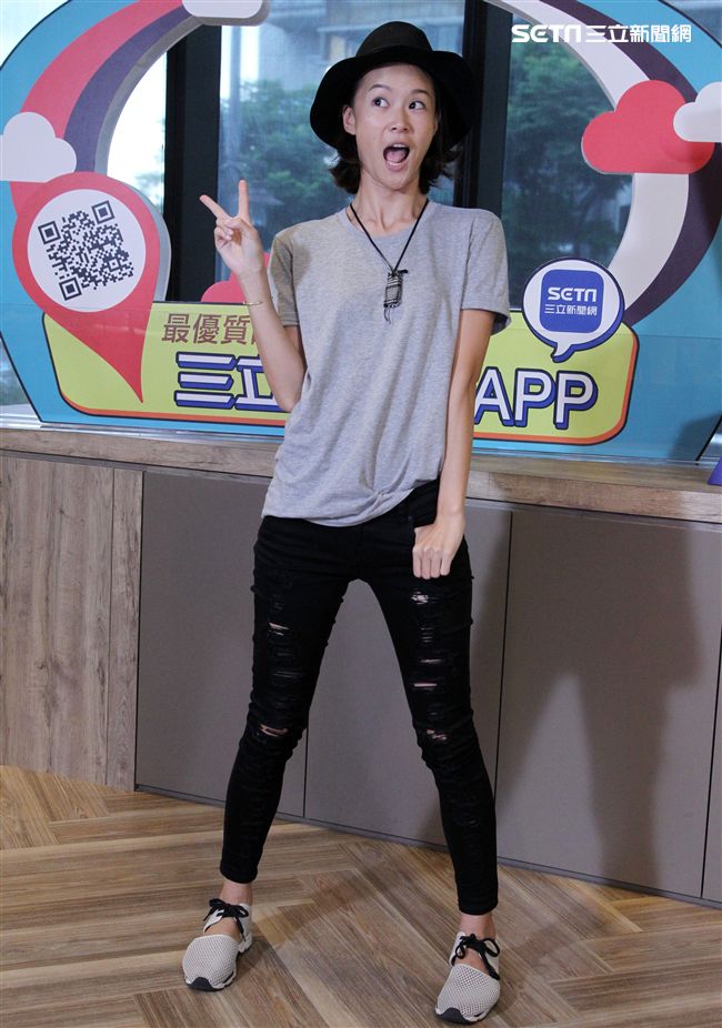 「安安大明星」鍾瑤來啦。（記者邱榮吉/攝影）