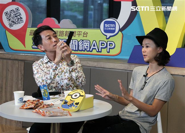 「安安大明星」鍾瑤來啦。（記者邱榮吉/攝影）