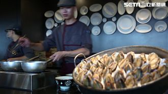 鮑魚蟹膏任你吃　吃到飽打高檔料理戰