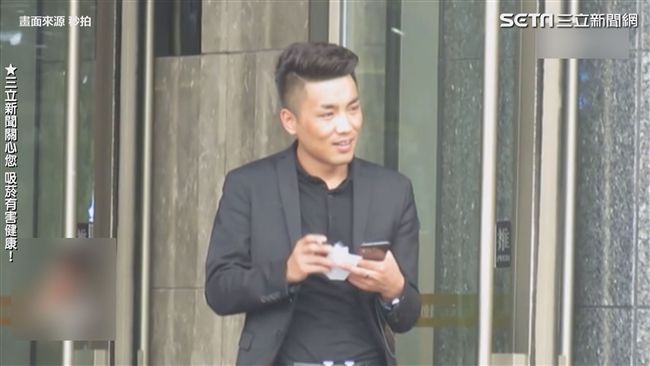 叔叔能幫我點菸嗎　一張紙條感動網友