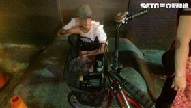 嫌犯偷車監視器。