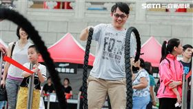 國家藝術殿堂前玩運動！糾團挑戰揮灑汗水 