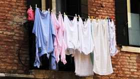 曬衣服、晾衣服/pixabay