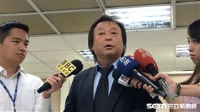 王世堅批里長統戰 盧冠妃攝