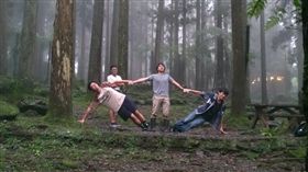 台大森林系,溪頭,橫躺族,街舞,孔雀開屏,示意圖,擁擠,遊客,搞笑
（圖／翻攝自問卷頁面）