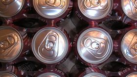 可樂 飲料
https://www.flickr.com/photos/cyclonebill/2222785276/in/photolist-4oqmC5-b2MnX6-4osfGY-5uzp67-4oaWLc-4jgVho-5sKhJo-hGdRy-DLjxp-2TBX6Y-2TCAYC-2TCWgQ-2TCPF1-2YeVoW-2YazmZ-2YeRbf-2TyiJX-2YeA7N-2Yex