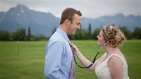 新娘,美國,聽診器,過世,心臟,遺愛人間,槍戰,婚禮,器官捐贈（圖／翻攝自Love Adventured臉書）
https://www.facebook.com/LoveAdventured/photos/pcb.1607733032571823/1607721459239647/?type=3&theater