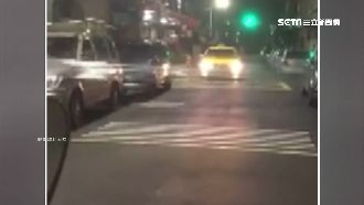 路中央竟有懸空保鮮膜　騎士險撞上