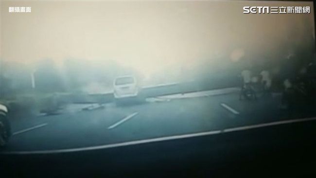 恐怖吊車砸中無辜車輛　釀7死3傷