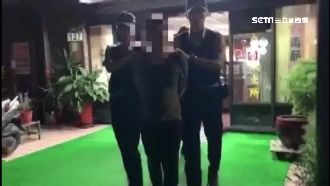 他遭警攔截急藏毒品　小白粉反從天降