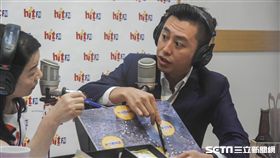 新竹市長林智堅接受周玉蔻訪問。　圖／記者林敬旻攝