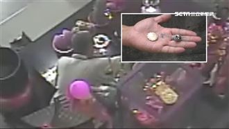 怪男女赴廟疑求財　暗拿這東西埋香爐