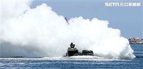 106年國防知性之旅海軍左營營區開放。（記者邱榮吉/左營拍攝）