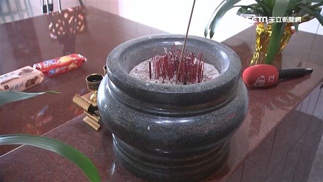 香爐「亂挖倒插香」　下手者恐遭天譴