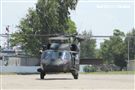 UH-60M黑鷹直升機離場。（記者邱榮吉/左營拍攝）