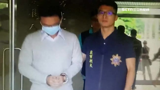 銀行員A客戶超商禮券…竟找父當車手