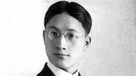 中年噁男自稱徐志摩要打折　網友白眼：打到你手骨折？（圖／翻攝自維基百科）