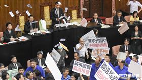 立法院第二次臨時會，行政院長林全赴議場報告遭到國民黨立委杯葛。 圖／記者林敬旻攝