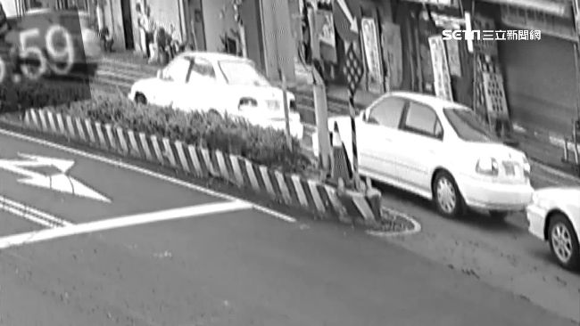 無照駕駛硬上路　她釀追撞上演碰碰車