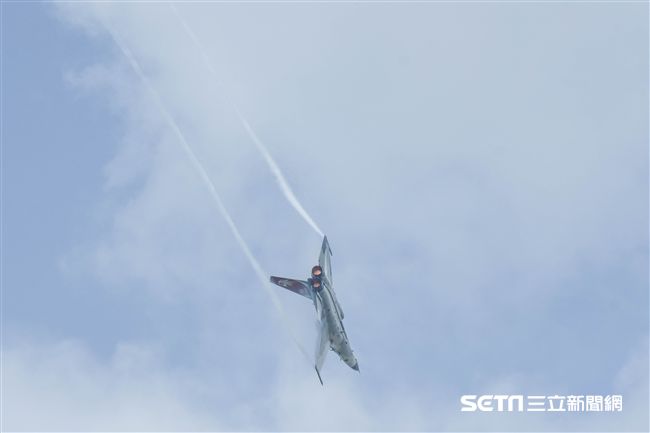 空軍第四二七戰術戰鬥機聯隊IDF型戰機接機25周年活動 圖／記者林敬旻攝