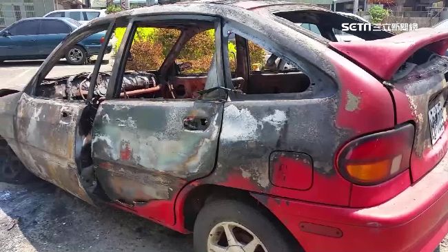 男車上開冷氣睡覺　突火燒車險喪命