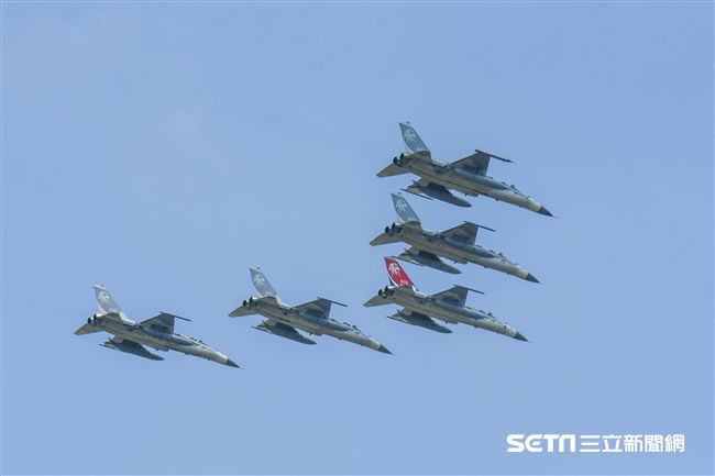 空軍第四二七戰術戰鬥機聯隊IDF型戰機接機25周年活動 圖／記者林敬旻攝