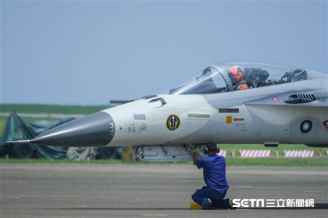 空軍第四二七戰術戰鬥機聯隊IDF型戰機接機25周年活動 圖／記者林敬旻攝