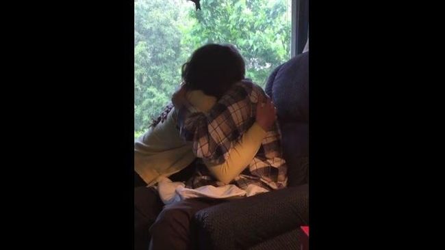 得知孫女懷孕　爺爺露真情感動百萬人