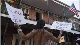 性愛,派對,雜交,美國,紐奧良,性自由,NCSF（每日郵報　http://www.dailymail.co.uk/news/article-4692614/More-1-000-kinky-couples-arrive-SWINGERS-convention.html）