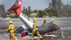 聖蓋博谷機場、小飛機墜機、印有青天白日國徽小飛機墜機／（圖／美聯社／達志影像）