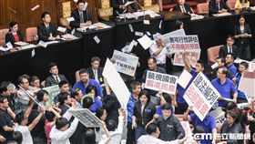 立法院第二次臨時會，行政院長林全赴議場報告遭到國民黨立委杯葛。 圖／記者林敬旻攝