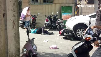 行經路口未減速　騎士慘遭撞飛半空中