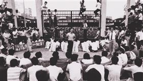 1980年代，要求解除戒嚴的519綠色行動(圖/翻攝自蔡英文臉書)