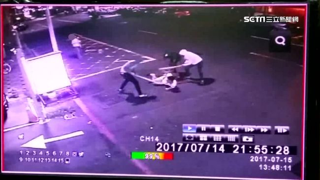 才剛停好車　男遭3人持球棒瘋狂圍毆