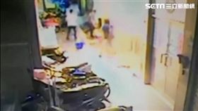 監視器錄下行兇畫面。（圖／翻攝畫面）
