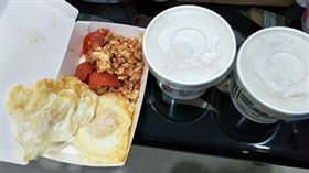 這幾樣清粥小菜要163元！ 網友：100元是服務費？(圖/翻攝自爆料公社臉書)