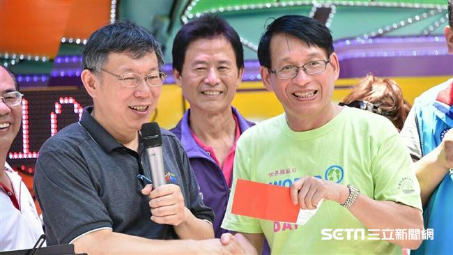 再槓交通部次長　柯：自己跑出來被咬