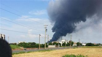 黑煙直竄天際　桃園東元電機廠火警