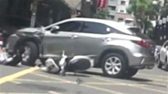 無照騎車躲警變重傷　家屬控執法過當